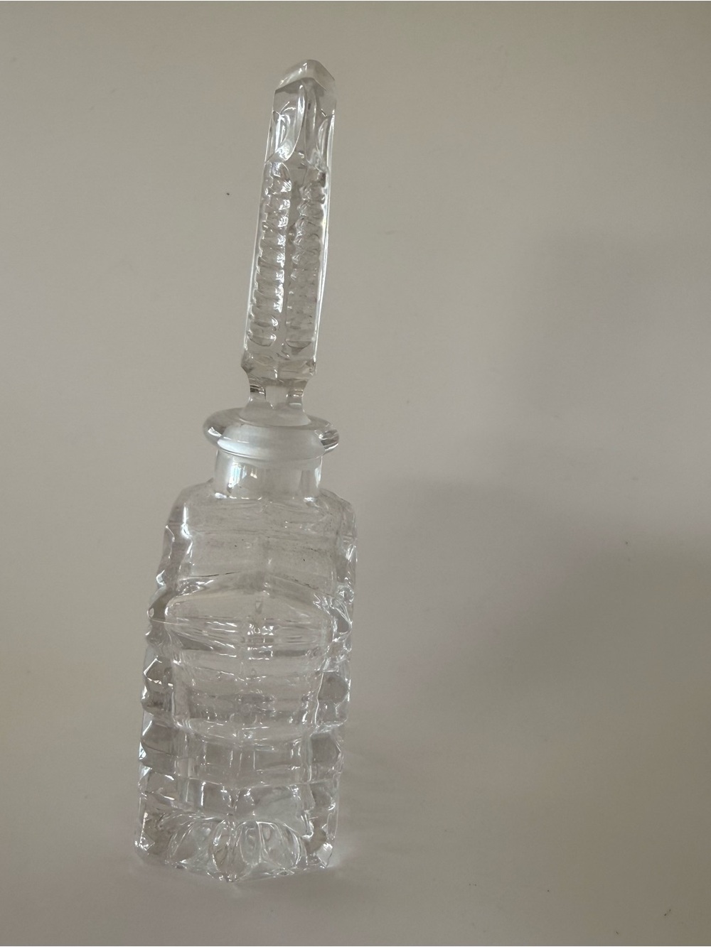 Vintage Art Deco Pressed Glass Clear Perfume Bottle With Fan Style Stopper - Picture 13 of 14